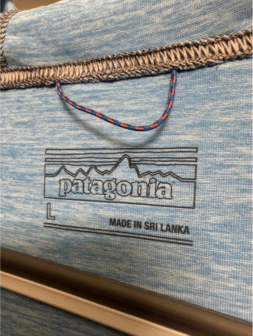 Patagonia Lightweight Blue Hooded Pullover Shirt, Size Large - Picture 3 of 3